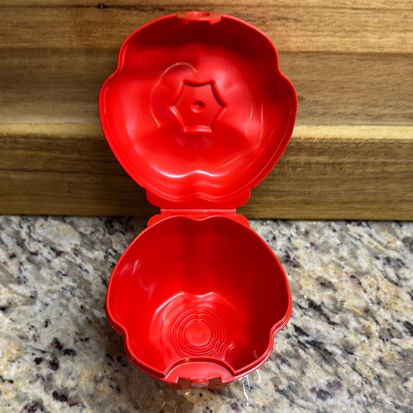 Tupperware Red Pepper Container - Picture 3 of 3